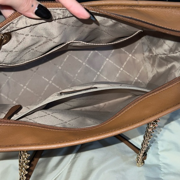 Michael Kors purse - Picture 6 of 6